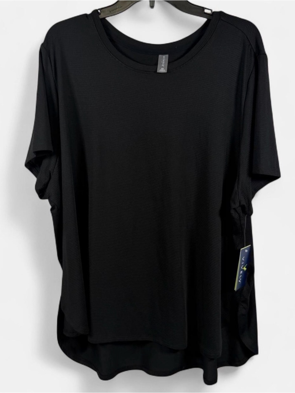 NWT - Vively Black Short Sleeve Scoop Neck Tee 3XL